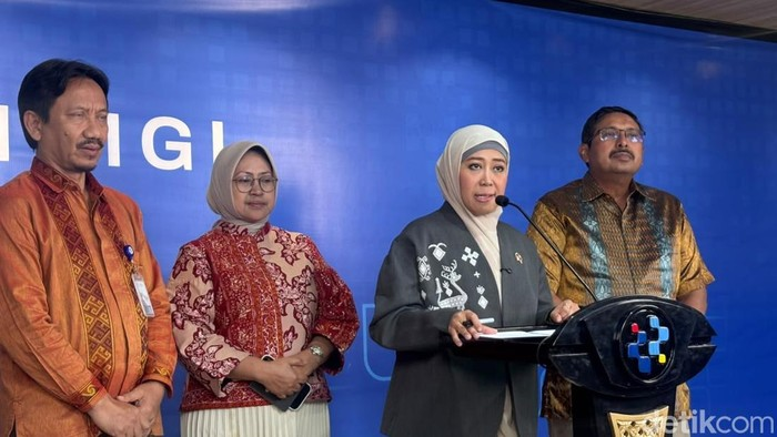 titistechguide's tweet photo. Komdigi baru aja masang target gede: Kecepatan internet seluler Indonesia ditargetkan nembus 100 Mbps di tahun 2029! 🚀

Sekarang rata-rata kita masih di kisaran 25–30 Mbps. Kira-kira masuk akal ga menurut kalian? Mari kita bahas singkat! 🧵👇 https://t.co/7Cl7C0iYrM
