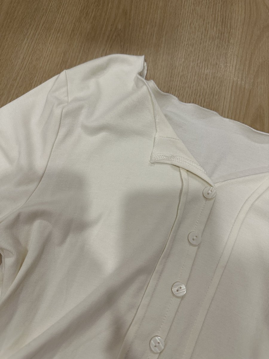 642annabelle's tweet photo. 🎈เสื้อแขนยาว สีครีมอ่อน
✨ ใส่ถ่ายรูปครั้งเดียว
🌟 100 baht free shipping
#ส่งต่อเสื้อผ้ามือสอง #ส่งต่อสกินแคร์ #ส่งต่อเครื่องสําอาง #ส่งต่อเครื่องสําอางค์ #เครื่องสำอางมือสอง #ส่งต่อกระเป๋า #เสื้อผ้าสไตล์เกาหลี #กระเป๋ามือสอง https://t.co/A8x0hGgfNg