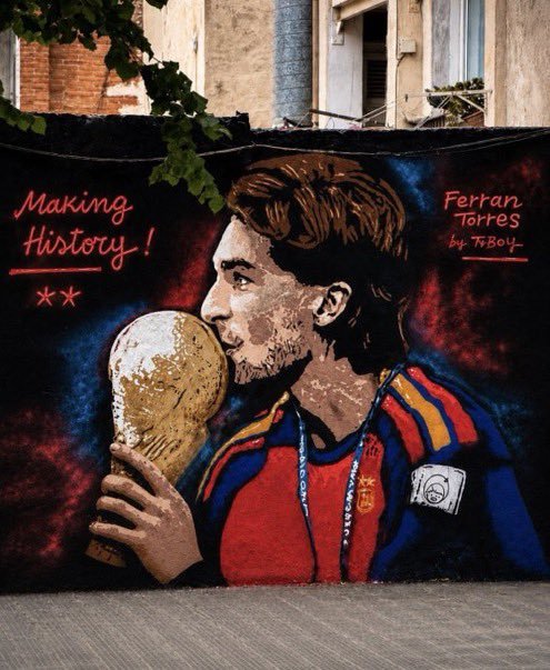 realmadridindo1's tweet photo. Luar biasa. Seniman jalanan ini melukis mural ini di Barcelona untuk menghormati Ferran Torres, dan mural itu hanya bertahan kurang dari 24 jam.. https://t.co/CBtyy7R2V7