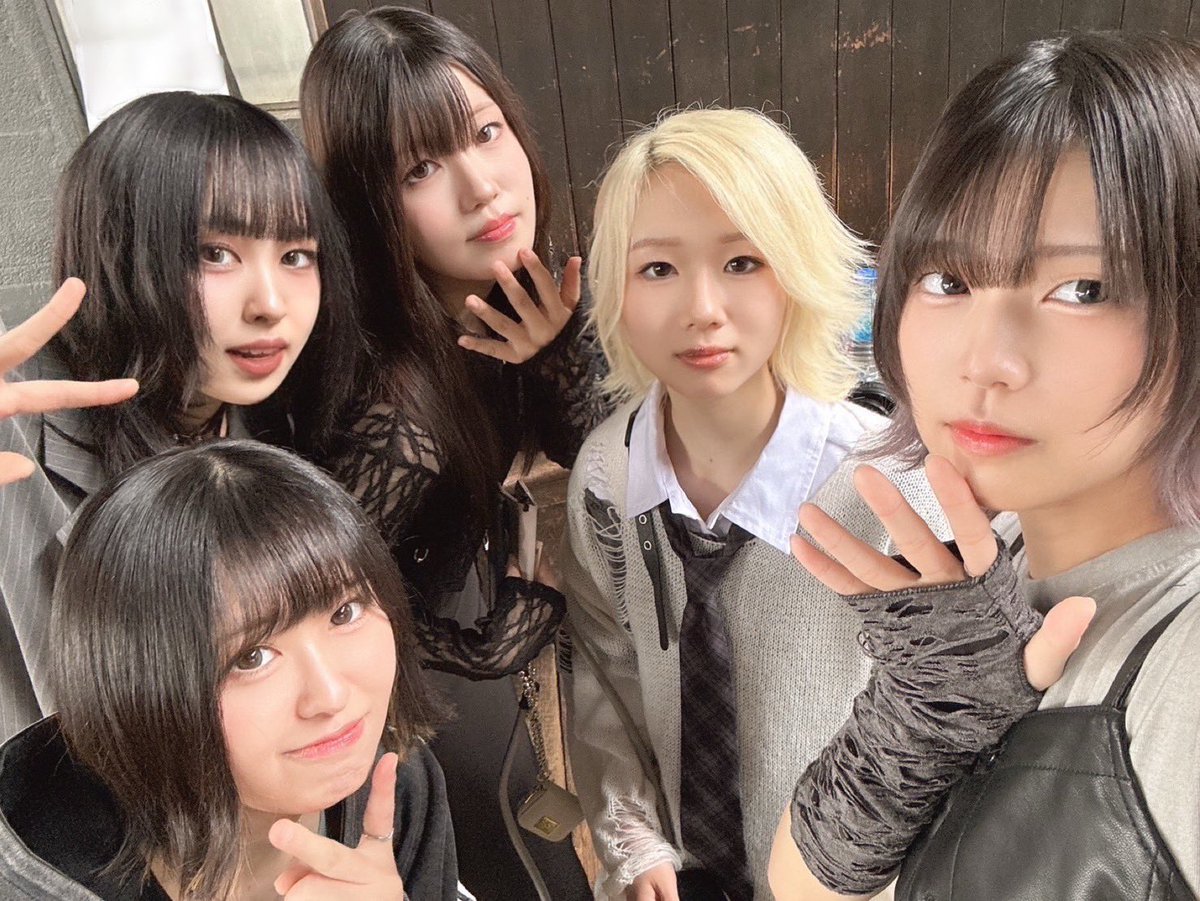 yoshi_F272's tweet photo. 5人で もっともっと大きな景色を見にいこう。
#エフニナ
#F272 https://t.co/BztYY78NBa