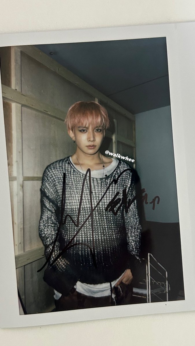 evanfolder's tweet photo. Polaroids signed by EVAN for Melon Music Wave Chat Event

Credits to respective owners 

#EVAN #에반 #HEESEUNG #희승 https://t.co/zFFKiuGYY7