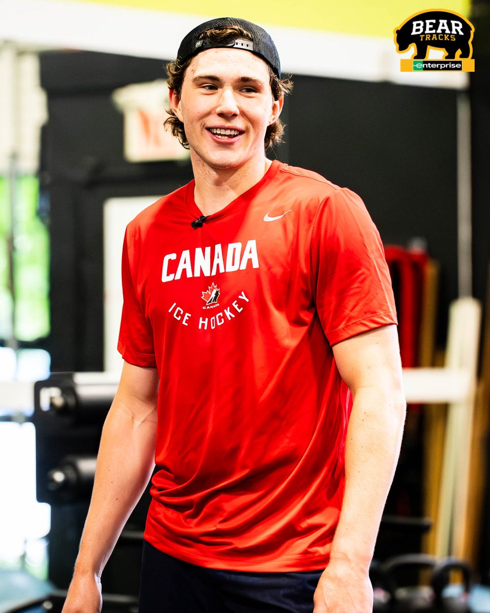 NHLBruins's tweet photo. 📍Vancouver, British Columbia

Summer with Mints 😄

#BearTracks🐾 https://t.co/sacHEG3AGS