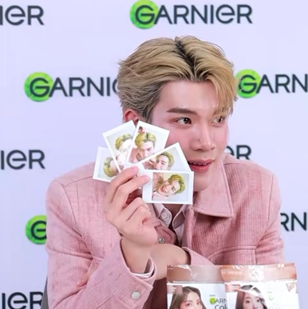 itsmeminw's tweet photo. พลรสีผมชัดมากกก✨✨

FOURTH LIVE WITH GARNIER 
#GarnierKGlowxFourth https://t.co/wbW88XQt7r