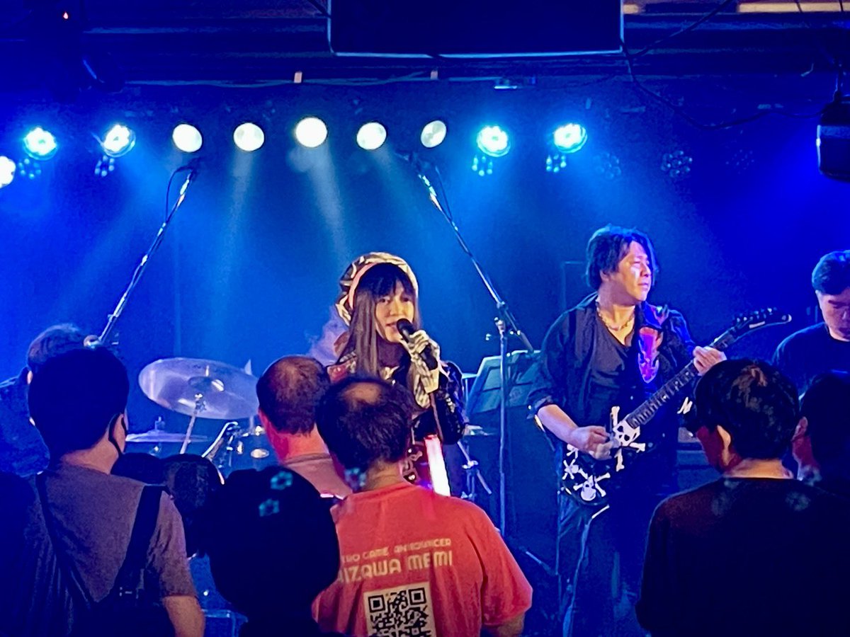 HM_RAIDEN's tweet photo. 先日のライブ、めみさんにボーカル参加してもらいましたが、めちゃくちゃ歌もMCもうまかった‼️そりゃ盛り上がるわー https://t.co/6JX5iBEgti