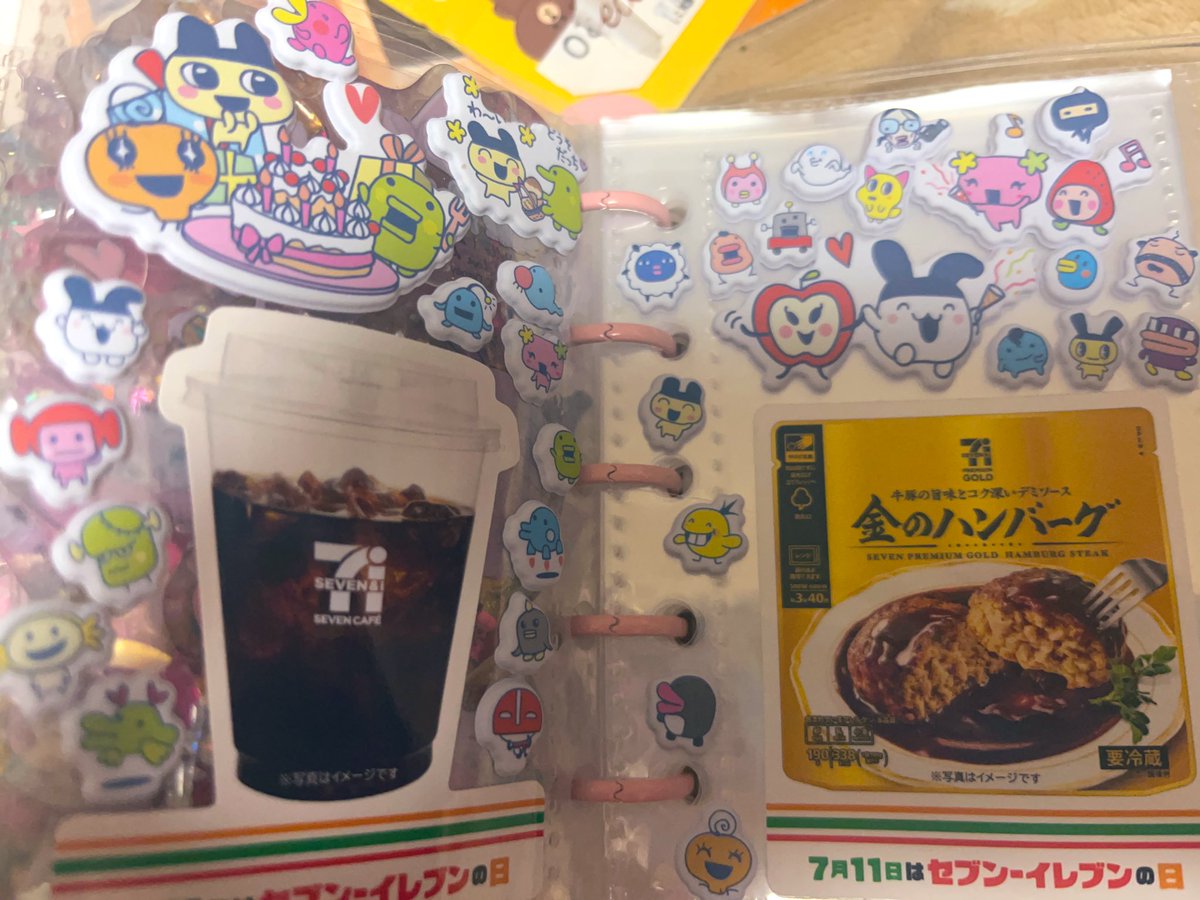macachannel's tweet photo. シール貼るのってめっちゃ脳使う。パズルみたいに穴埋めしていくの、全部貼れた時の達成感すごい。ストレス発散なるね。 https://t.co/zyhUw2rTdj