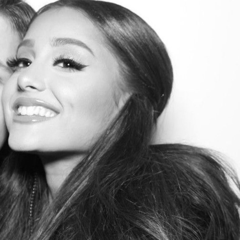 pinkwitchgrande tweet picture