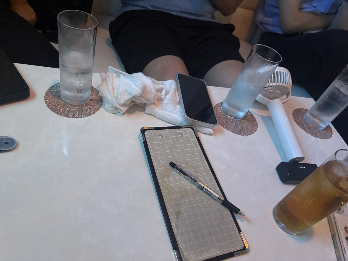 kyo_soooo's tweet photo. やばい！弱男バカにしてたらTwitter見て弱男3名きた！！！ https://t.co/99lig9nVWc