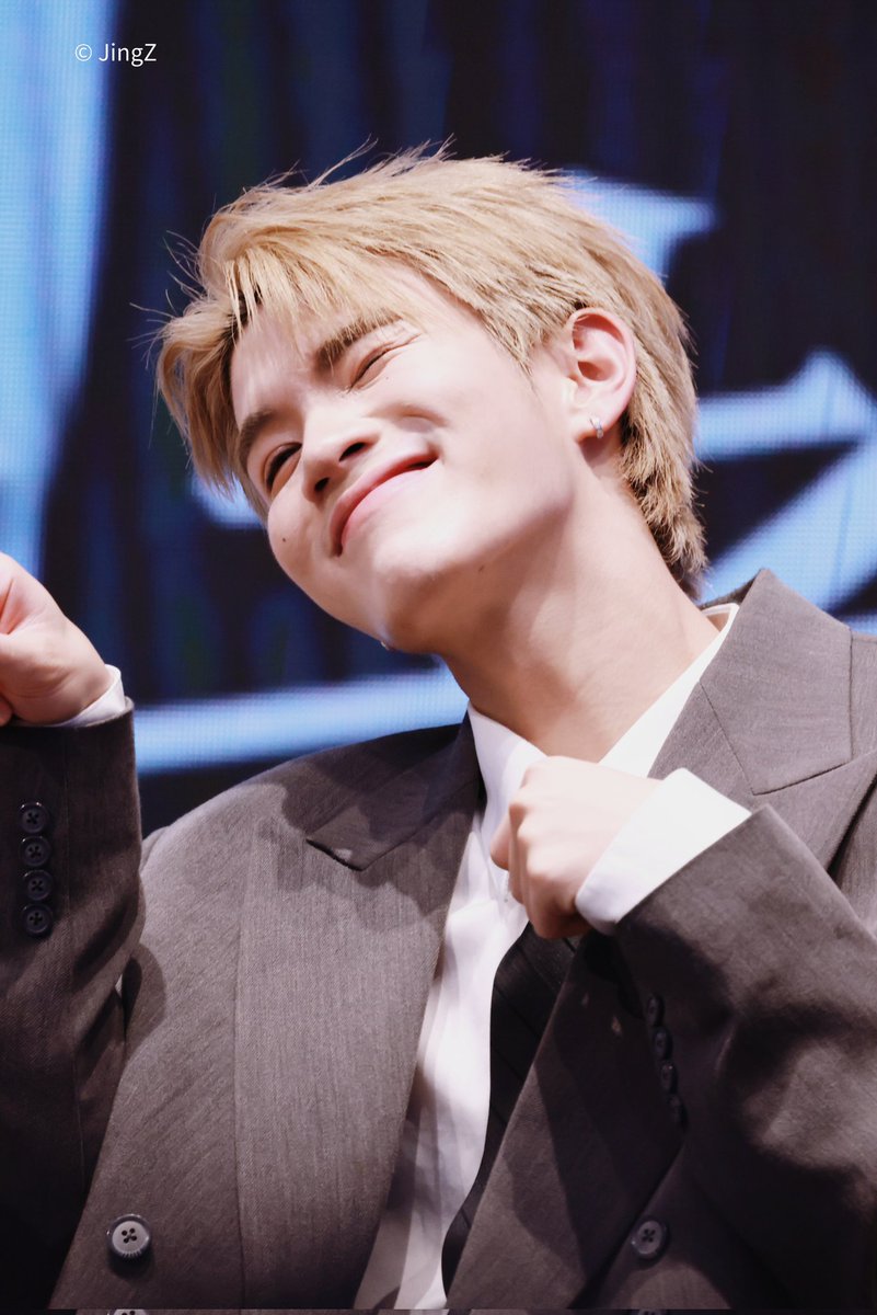 Jingxz3's tweet photo. #FourthLookhunnooFSinShanghai https://t.co/Xq6LeHA0Dm
