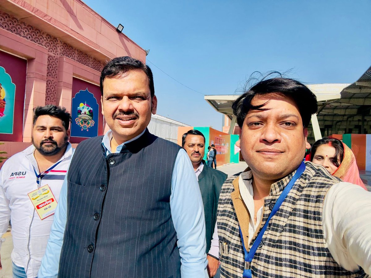 ChTarunKumarBJP's tweet photo. महाराष्ट्र के कर्मठ एवं ऊर्जावान मुख्यमंत्री श्री देवेंद्र फडणवीस जी को जन्मदिन की आत्मीय बधाई एवं शुभकामनाएँ।

ईश्वर से आपके उत्तम स्वास्थ्य, सुदीर्घ और सुयशपूर्ण जीवन की कामना करता हूँ।

@Dev_Fadnavis https://t.co/dbyqtRxnU6