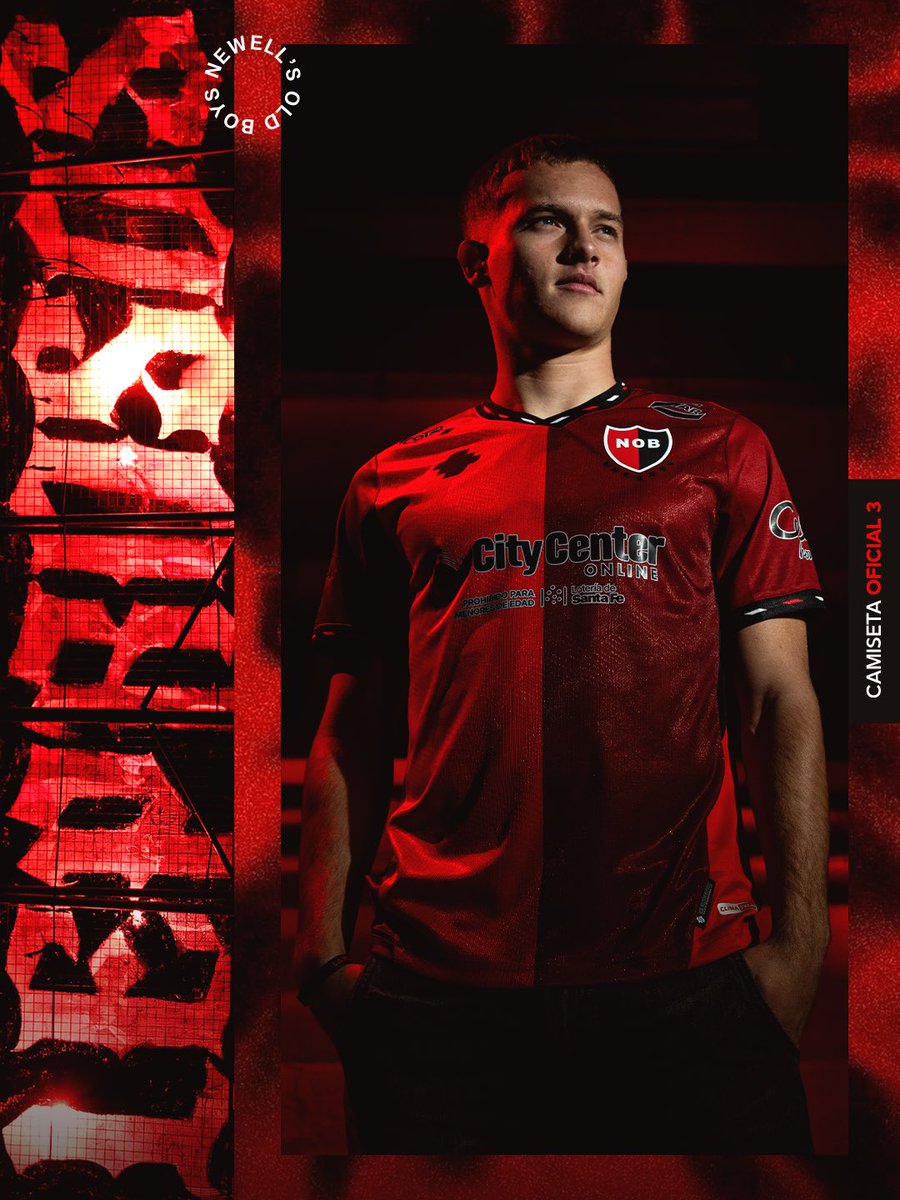 EleteTSC's tweet photo. 🇦🇷🔴 Newell's Old Boys (@Newells) lanzó su tercera camiseta AIFIT 2026/27.

Diseño de mitades en tonos rojos, con vivos negros que alojan figuras en rojo y blanco. Escudo del club en sus colores oficiales y logos negros. https://t.co/kCLK1g9GYx