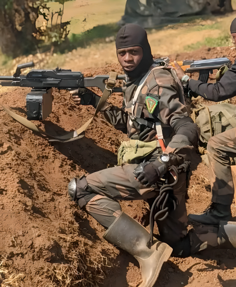 Newsupdateer's tweet photo. Les forces armées de la République Démocratique du Congo #FARDC et le mouvement d'autodéfense #Wazalendo, ont délogé et repris le village de Tepe des mains du groupe jihadiste #ADF, également connu sous le nom #ISCAP à la frontière entre les provinces du Nord-Kivu et de l'Ituri. https://t.co/bIjCi8aH14