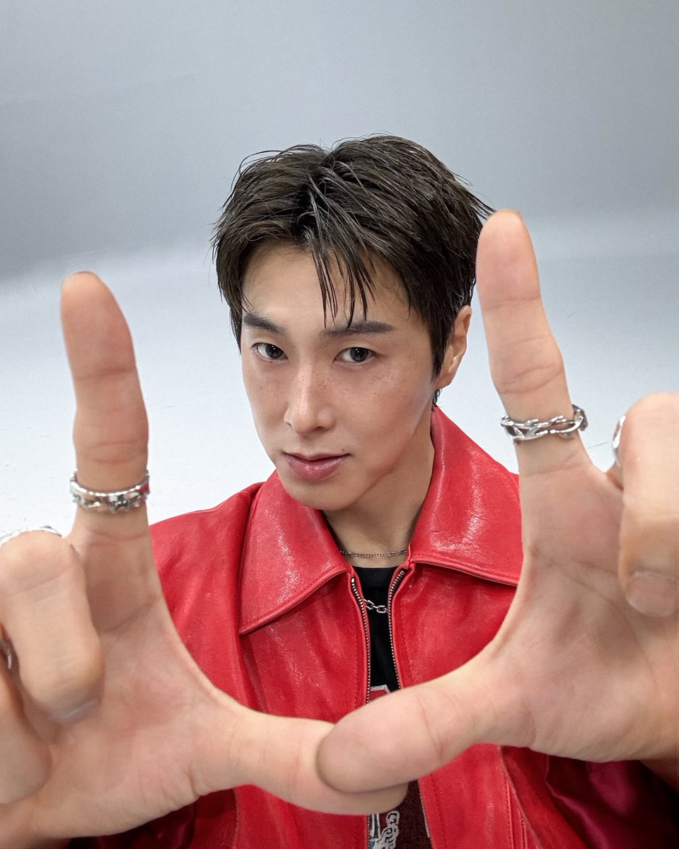 TVXQ's tweet photo. #STUDIOCHOOM ⏱️🕺

#UKNOW #유노윤호
#TimesTickin #UKNOW_TimesTickin
#TVXQ! #동방신기 #東方神起 https://t.co/H3rnKIFUt7