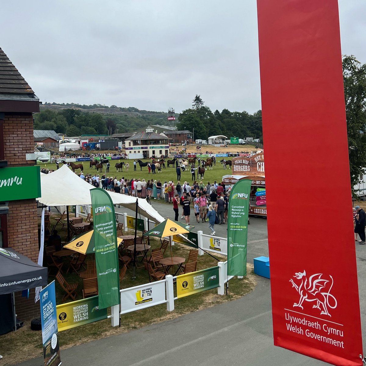 charlottebsmith's tweet photo. @royalwelshshow - found a balcony with a view https://t.co/9DnwEnBqj3