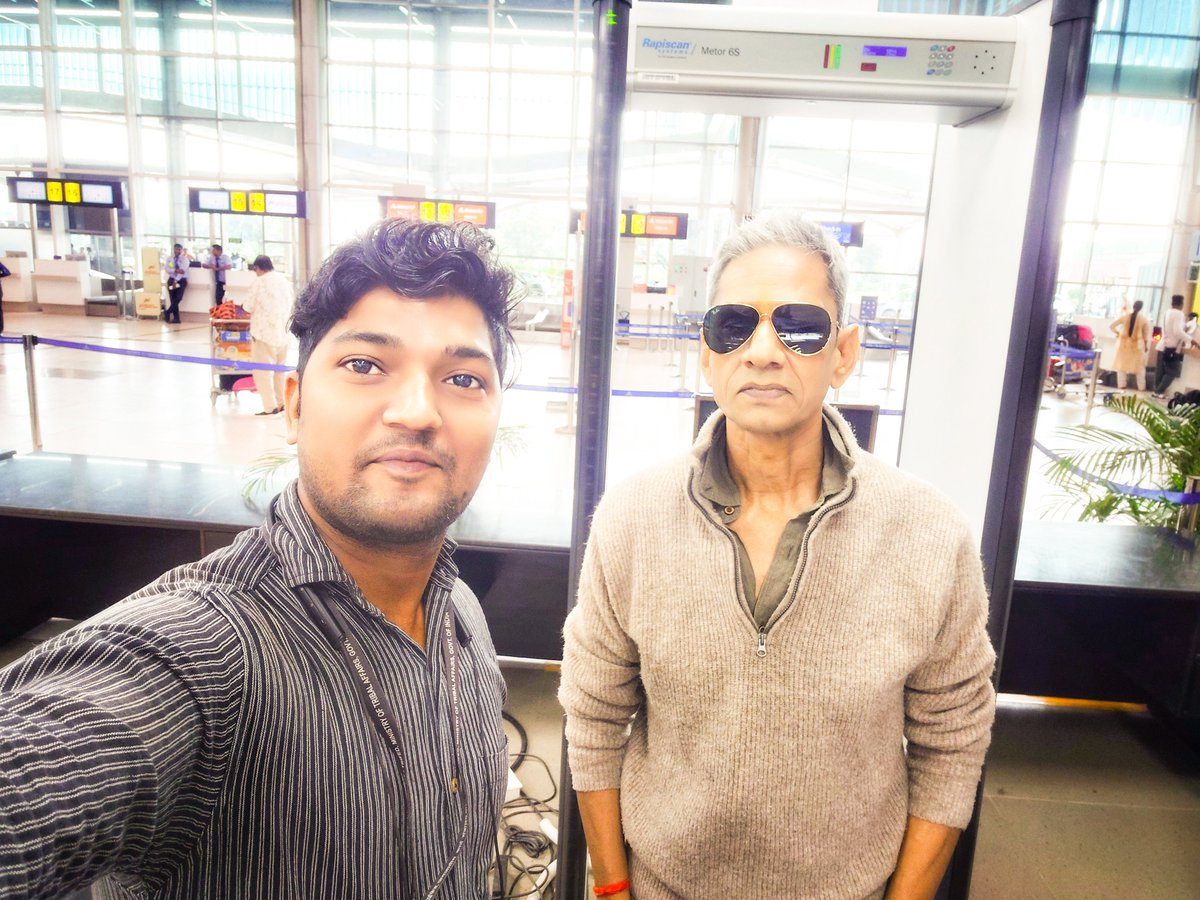 KameshModanval's tweet photo. विजय राज (Vijay Raaz) भारतीय फिल्म अभिनेता, निर्देशक और वॉइस-ओवर आर्टिस्ट हैं। अपनी अलग आवाज़, बेहतरीन कॉमिक टाइमिंग और दमदार अभिनय के लिए वे बॉलीवुड में खास पहचान रखते हैं। https://t.co/fUJwc1bAcz