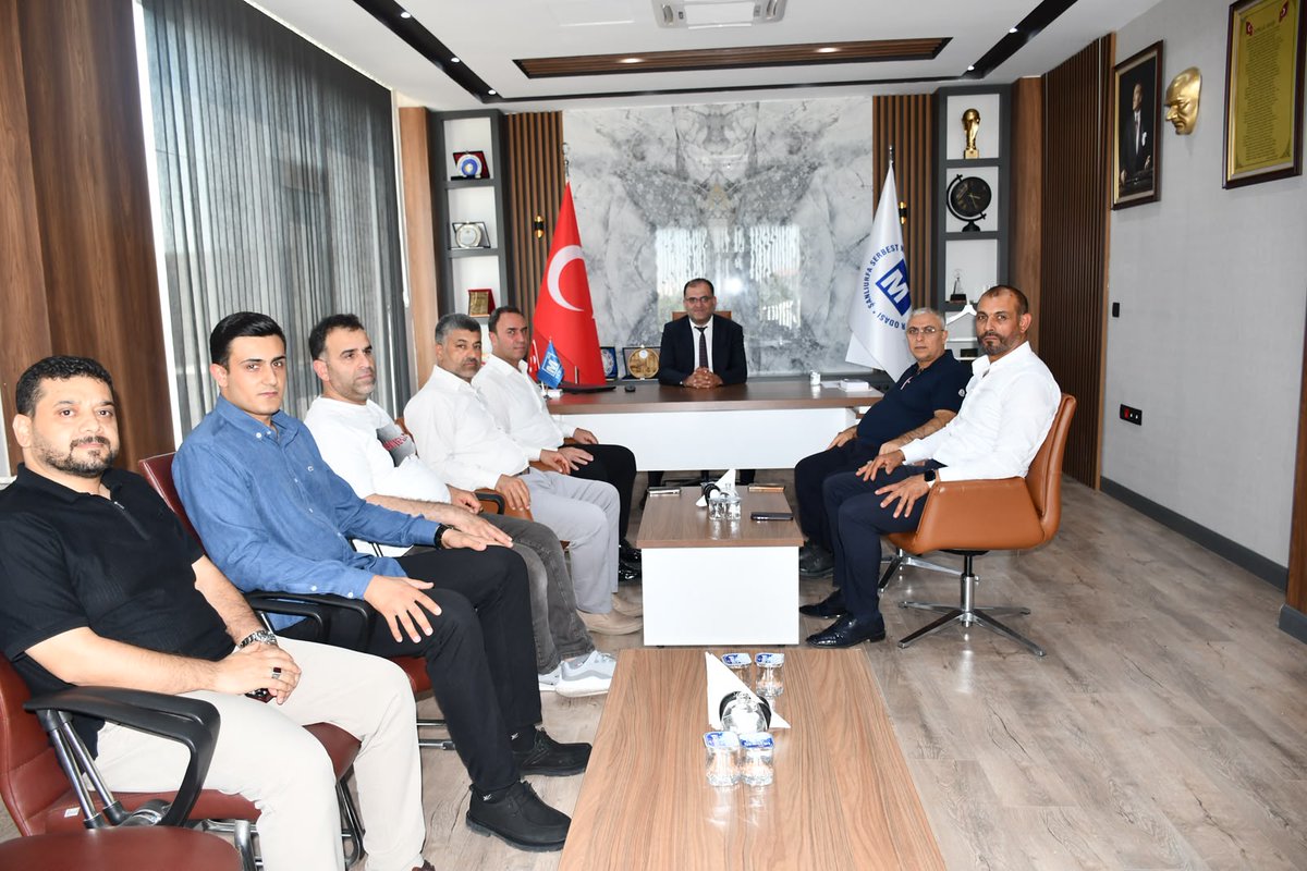 EyyubiyeAkParti's tweet photo. İlçe Başkanımız Süleyman Elgün ve Yönetim Kurulu Üyelerimiz, Şanlıurfa Serbest Muhasebeci Mali Müşavirler Odası Başkanı Mehmet Emin Genç'i ziyaret ederek hayırlı olsun dileklerini iletti.

Nazik ev sahipliği için teşekkür ediyor, yeni görevlerinin hayırlara vesile olmasını temenni ediyor; çalışmalarında üstün başarılar diliyoruz.

#MilletimizleYolumuzBir
#SüleymanElgün #AkEyyübiye #Eyyübiye

@RTErdogan @Akparti @abuyukgumus @hakanaksu058 @farukaytek @mustafaelitas @acarfaruka @Ziverozdemir @milhamigunbegi @bybekirbozdag @AEminOnenOfis @ProfDrDusak @CYAZMAC @malicevheri @ibrahimeyyupogl @HikmetBasak_63 @av_mfaruk @ElgunSuleyman @SalihAldeniz5 @Serkankrmz63 @SbrKnk @ihalilesiyok