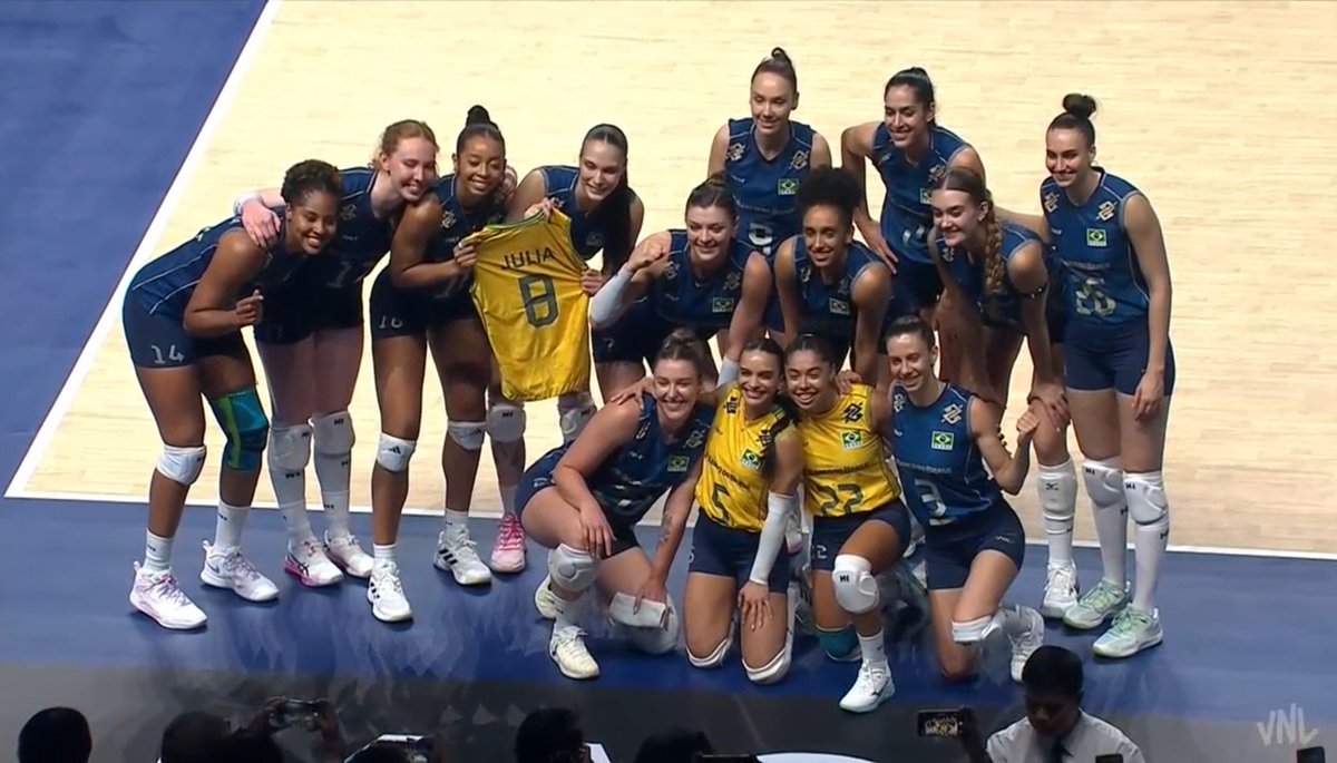 Usma_cielo's tweet photo. ยานแม่น่ารักอะ พวกชีไม่ทิ้งใครไว้ข้างหลังจริง #วอลเลย์บอลหญิง https://t.co/J1GZM9p5Ew