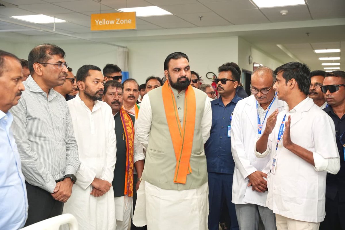 IPRDBihar's tweet photo. माननीय मुख्यमंत्री श्री सम्राट चौधरी जी ने आज पटना सिटी स्थित गुरु गोविंद सिंह अस्पताल (जिला अस्पताल) के नवनिर्मित भवन में अत्याधुनिक स्वास्थ्य सुविधाओं एवं जिला औषधि भंडार गृह का शुभारंभ किया। इस अवसर पर उन्होंने अस्पताल का निरीक्षण कर मरीजों को उपलब्ध कराई जा रही सुविधाओं का जायजा भी लिया।

इस अवसर पर राज्य के विभिन्न जिला अस्पतालों में 105 नए ICU बेड, 70 इंटरमीडिएट केयर यूनिट (IMCU) बेड तथा 24×7 आपातकालीन सेवाओं का भी शुभारंभ किया गया।

@samrat4bjp