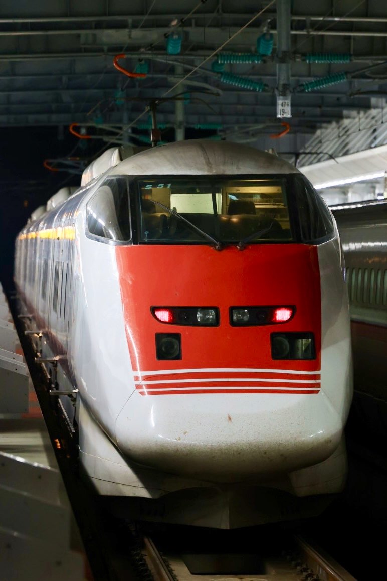 KISSZEP1's tweet photo. 今夜のイーストアイ復路。
出張先の最寄駅から、たぶん定刻で出発。

こんな時間なのに汗びっしょり💦
急いでホテルに帰ってシャワー🚿浴びて
お風呂で洗濯して、ゆっくりなう。

お疲れ様でした〜おやすみなさい💤⭐😴

#イーストアイ
#EASTi
#926形 https://t.co/HJdgrlet0r