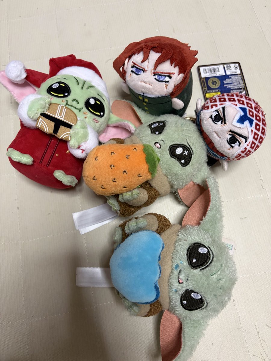 mainoh21's tweet photo. 妹が東京行く用事があったので、ついでに渋谷のスターウォーズポップアップストア行ってくれた😭💚

お家にグーちゃんいっぱいでねーねは幸せです🥹💚ありがとう、妹よ

花京院とミスタは妹の笑 https://t.co/BtOefco2mu