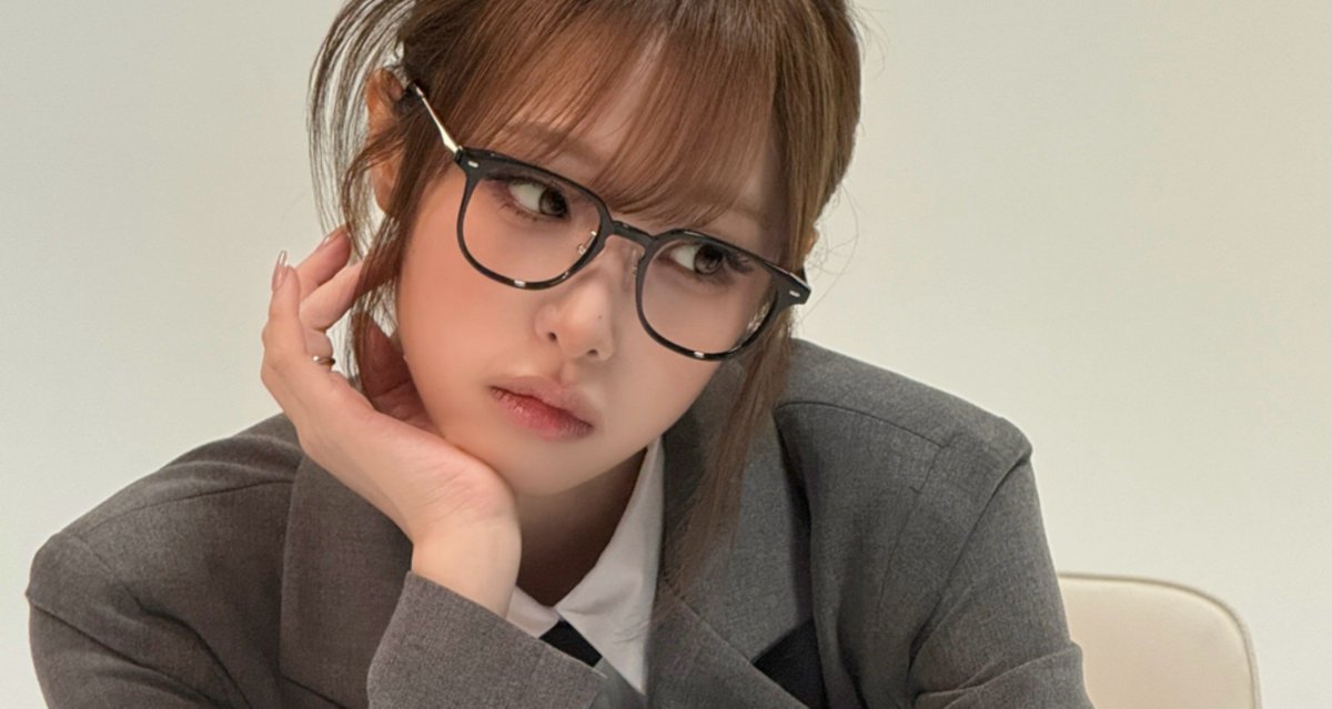 hourlyenaa's tweet photo. 𝜗𝜚 ࣪˖ ִ𐙚  yena.jigumina ⋆.˚ ᡣ𐭩 .𖥔˚ https://t.co/sD1szePyyw