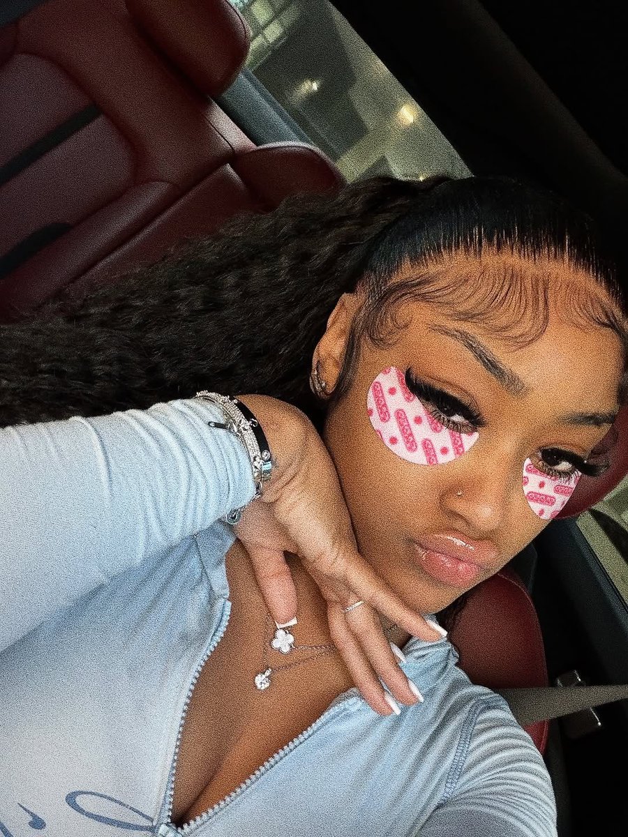 prttiestproblem's tweet photo. pretty face 💝 https://t.co/ymu8pLci9e