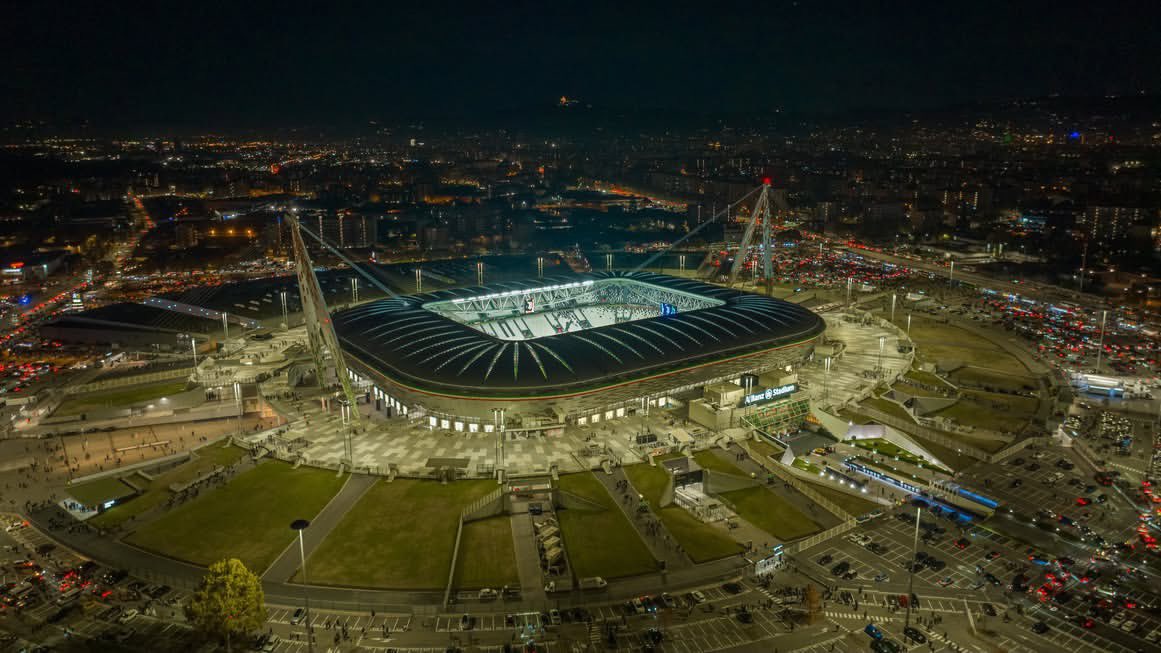 andarsofian's tweet photo. Bagi sebagian orang, ini cuma stadion.

Bagi kami, ini adalah salah satu destinasi impian. 🤍🖤

Semoga Tuhan memberi kesempatan untuk menginjakkan kaki di Allianz #JStadium.

Aamiin. 🤲 https://t.co/fe9WwnWODv