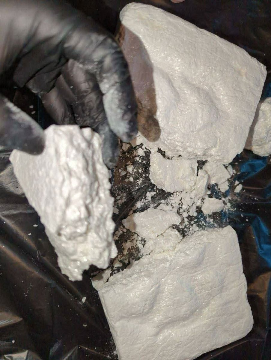 glocksman44's tweet photo. My first time to try this. What will be the feeling? 
#meths #cocaine #cocainetwt #drugtwt #coketwt https://t.co/gsyntM5RVZ