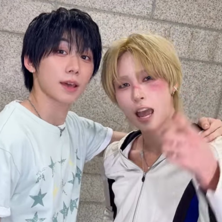 25pkn's tweet photo. ジュヒョンも初回からずっと投票してて本気でデビューして欲しいと思ってたけど、ハニと一緒のデビューは叶わなくて、いつかジュヒョンがデビューしたらハニと音楽番組で共演して欲しかったしチャレンジ撮って欲しいって思ってたから本当の本当に念願すぎて、、😭まだ夢見てるみたい🥲 https://t.co/KL6p3BpGoo