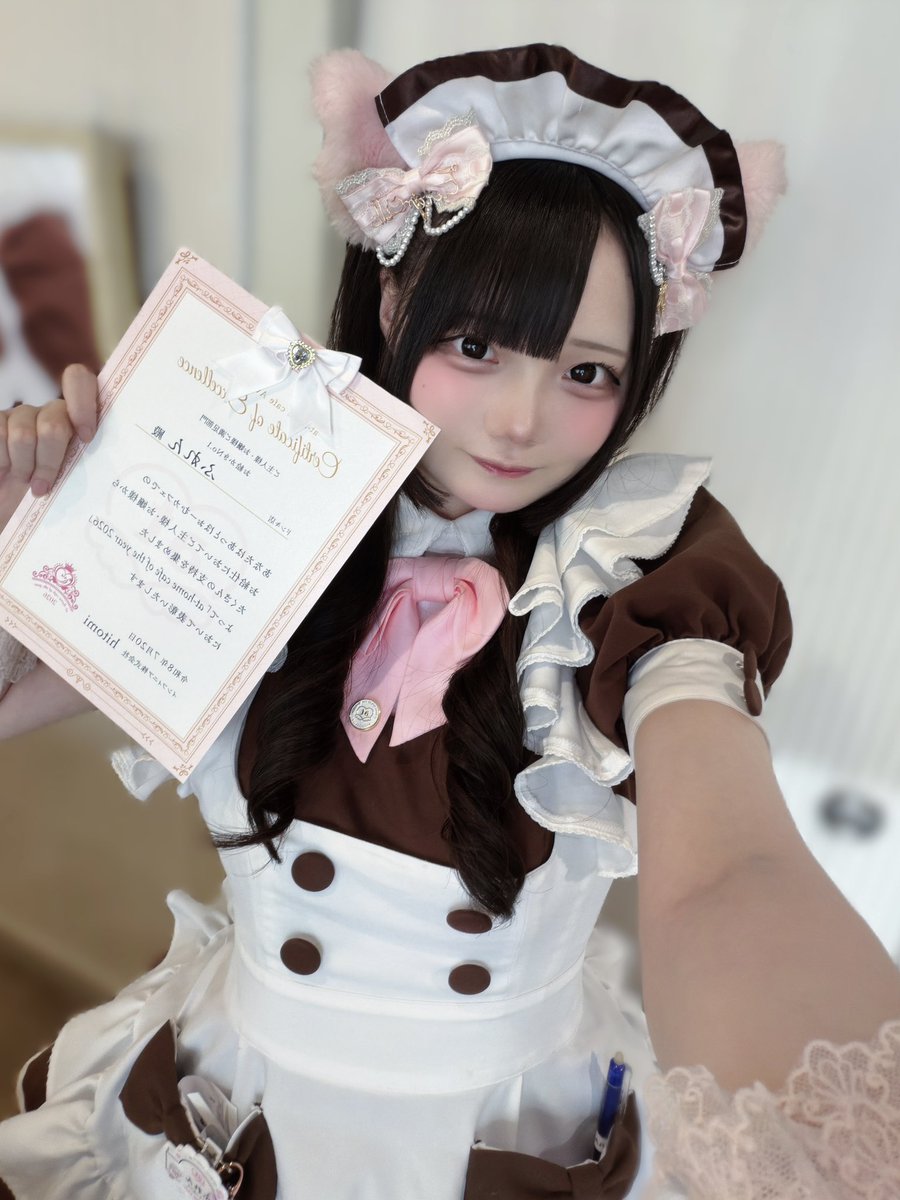 maid_Furen's tweet photo. ⟡.·𝜗𝜚ドンキ店 お絵かきNo.1 受賞 ⟡.·𝜗𝜚

本当にありがとうございます❕🎀
これからもこのバッジに恥じないお絵かきが出来るように頑張ります!!っ ‧̫ ㅠ🤍 https://t.co/0bL89sp9Ye