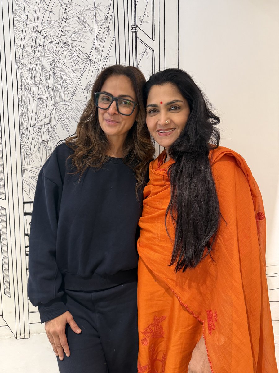 SimranbaggaOffc's tweet photo. Long time. Same warmth. ❤️

@khushsundar https://t.co/MFAr5baala