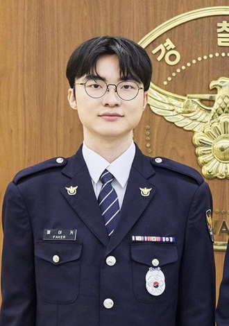 lolwtfitssam's tweet photo. @Dexerto *knocks on door* 👮😎

"Officer Faker here, Riot account &amp; registration please. theres reports of you turbo inting" https://t.co/P8M4aspYb9