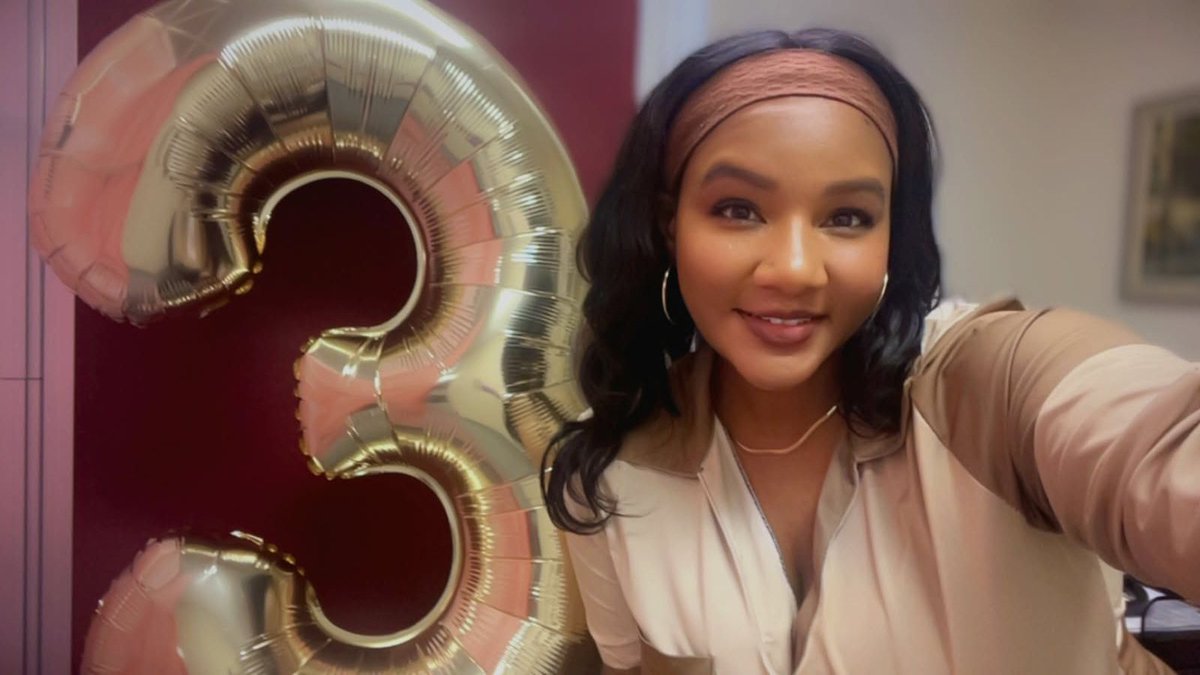 AgentAprilLusk's tweet photo. Happy National Be a Good Teammate Day! 💛
What a perfect day to recognize Kyala, who truly embodies what it means to be a great teammate. We’re excited to celebrate her 3rd anniversary with our office! 🎉 https://t.co/FeHcFanYJ6