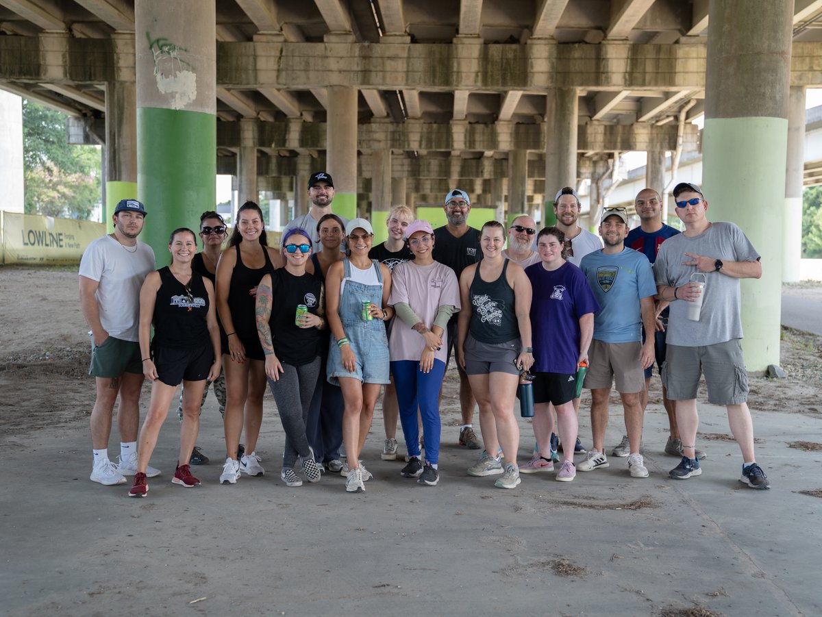 shl_medical's tweet photo. SHL Medical Gives Back Week brought our North Charleston team together for the community: repainting park columns, removing 150 lb of litter, supporting a local blood drive, and collecting baby essentials for Moms4Moms. Thank you to everyone who took part. 🩵 #OneSHL https://t.co/Jx0P3yNXqh