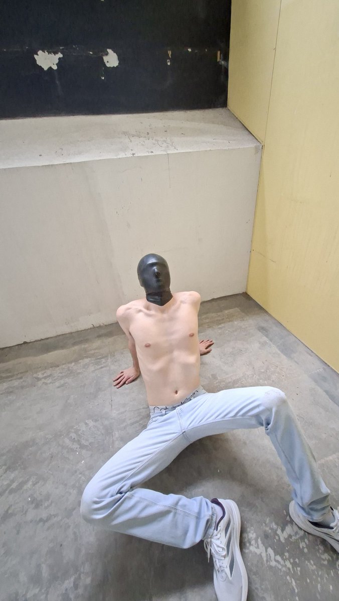 Latex_Boy_Toy's tweet photo. Pronto pra brincar 
#latex #rubber #Chudai https://t.co/kIc8LXCxeY
