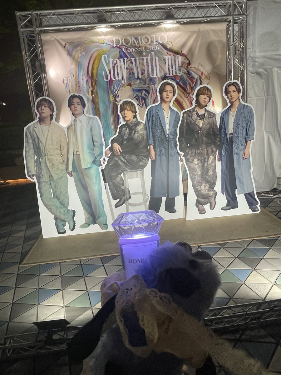 tsukinyantan's tweet photo. 表には言えないこともftrで乗り越えた29年間。光一の一生懸命な表情と剛の涙には想いその全てが詰まっていた。
目から涙が溢れた。
堂本剛と堂本光一のつよく光る絆が大好きだ。
今日からそしてこれからも。
𝐊𝐢𝐧𝐊𝐢𝐊𝐢𝐝𝐬が𝐃𝐎𝐌𝐎𝐓𝐎が
大切な存在。
硝子の宝物。
#DOMOTO
#Forever https://t.co/xTlJtCKlpm