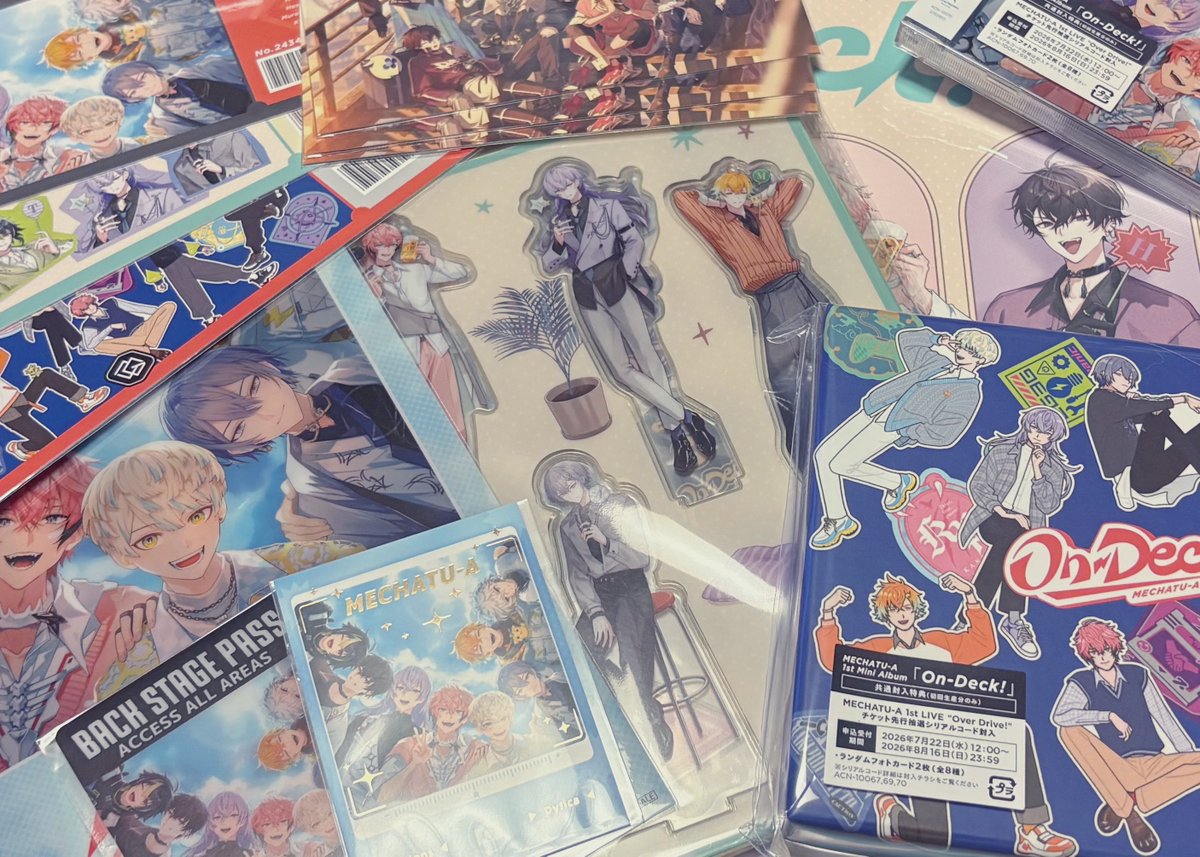 k_h__00's tweet photo. 無事3形態届きました〜‼️👏🥳
改めて発売＆デジタルリリースおめでとうですだ〜‼️🎉 https://t.co/Z2x3oLy9iZ