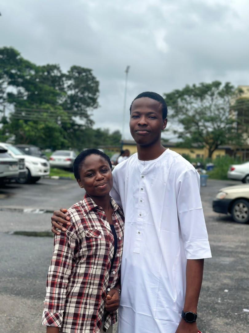 JesseMashok's tweet photo. Final days in med school.
📸 Taking pictures. 😂 Laughing like exams never showed us pepper. 🤝 Promising to keep in touch.
Years from now, these won't just be photos.
They'll be proof that we survived one of the hardest chapters of our lives together. ❤️🩺
#MedicalSchool https://t.co/TabKVDifQW