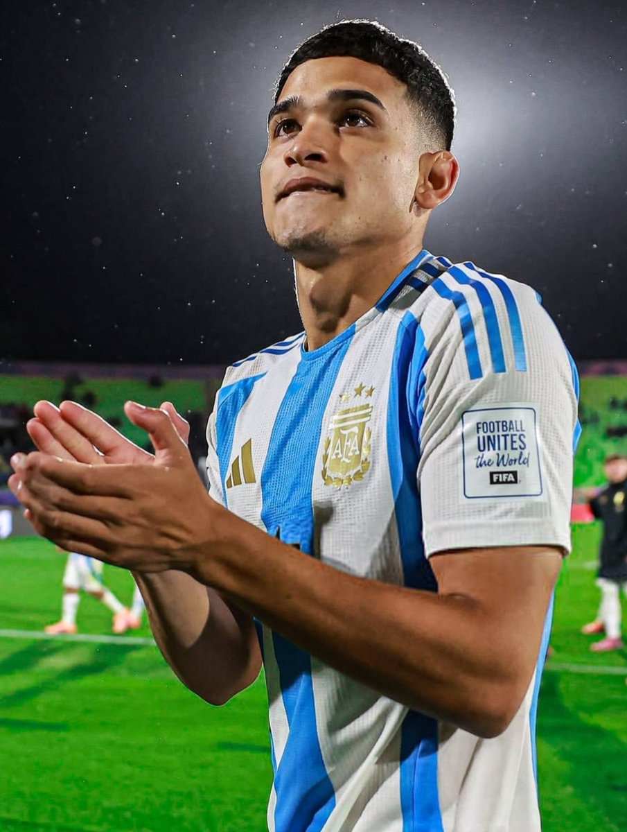vagoxeneize12's tweet photo. Otro día más pidiendo a Dylan Gorosito cómo el 4 titular de Boca. https://t.co/mbYWQIkZaP