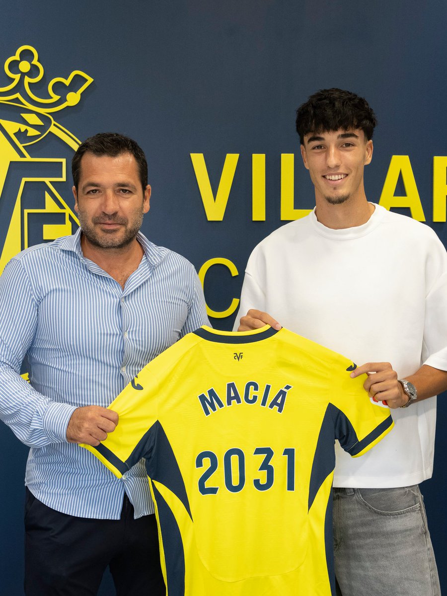 VillarrealCFval's tweet photo. Carlos Maciá serà groguet fins a 2031!

El Villarreal CF ha arribat a un acord de renovació amb el jove i prometedor migcampista il·licità https://t.co/TywvCudleG