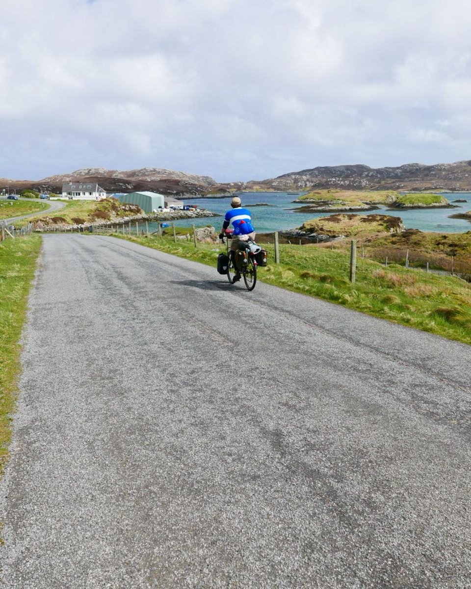 WeAreCyclingUK's tweet photo. Where's your favourite coastal ride? 🌊

Sea views, traffic-free trails and ice cream stops... we've rounded up 12 of the UK's best coastal cycling routes to inspire your next adventure 👇

https://t.co/HIkBQD9gzn https://t.co/gAwoztAyJb