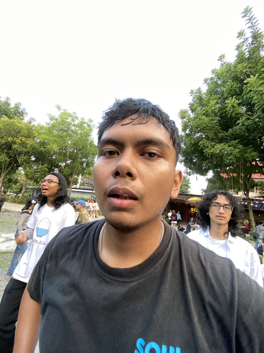 irfansaja___'s tweet photo. Fungsi kamera belakang https://t.co/fP26DsbaSh