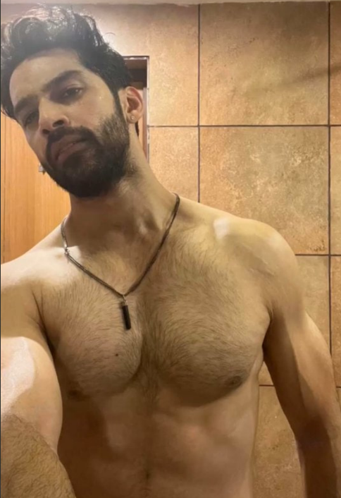 abhidevkumar23's tweet photo. Sexy Karan Vohra serving male beauty. 🤤 https://t.co/h83ptFEVT8