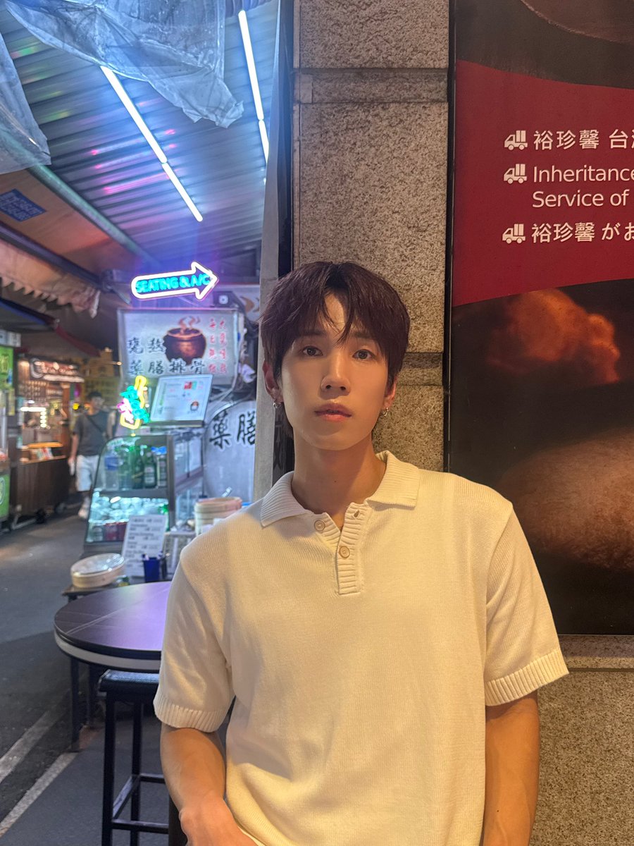 _sungkook's tweet photo. 비슷해보일지언정 조금씩 달라요.. https://t.co/EjDaUkvusa
