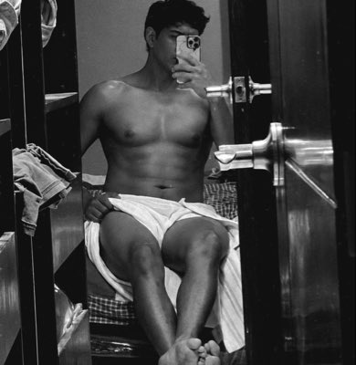 Cheqqee's tweet photo. #NuevaFotoDePerfil https://t.co/MshnFg4HNv