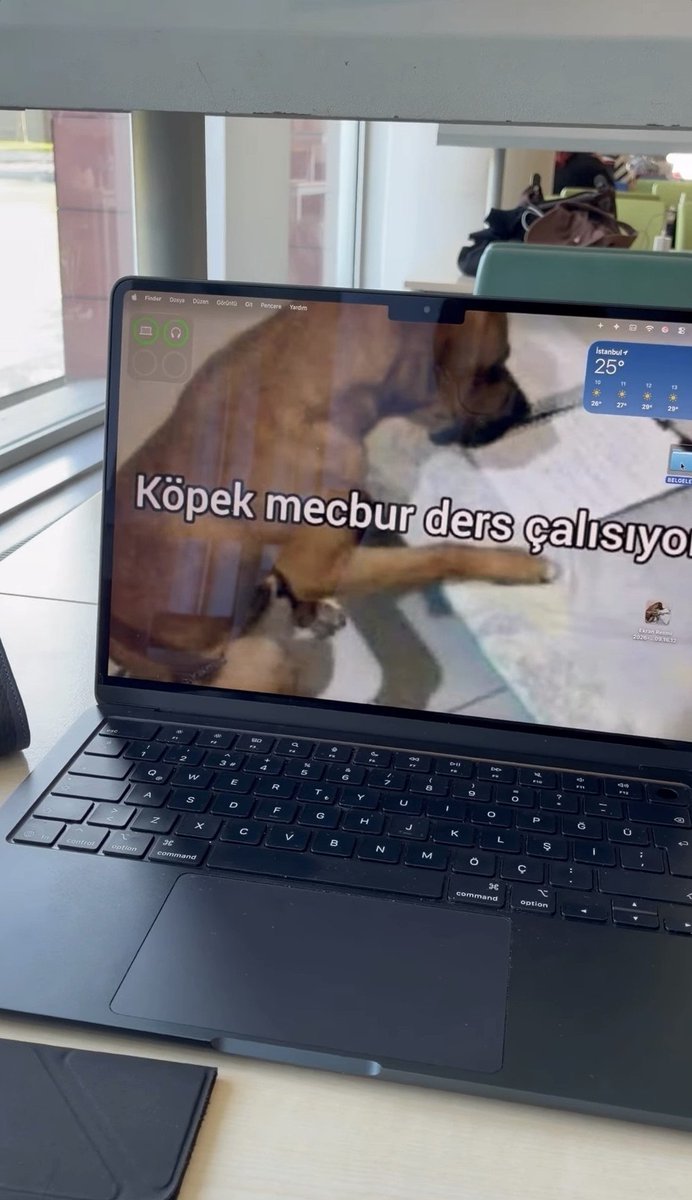 bruhzilIa's tweet photo. Liseden bi eleman storylerini cf gibi kullanıyor 300 kişi privindeyiz https://t.co/NTnXWA13I5