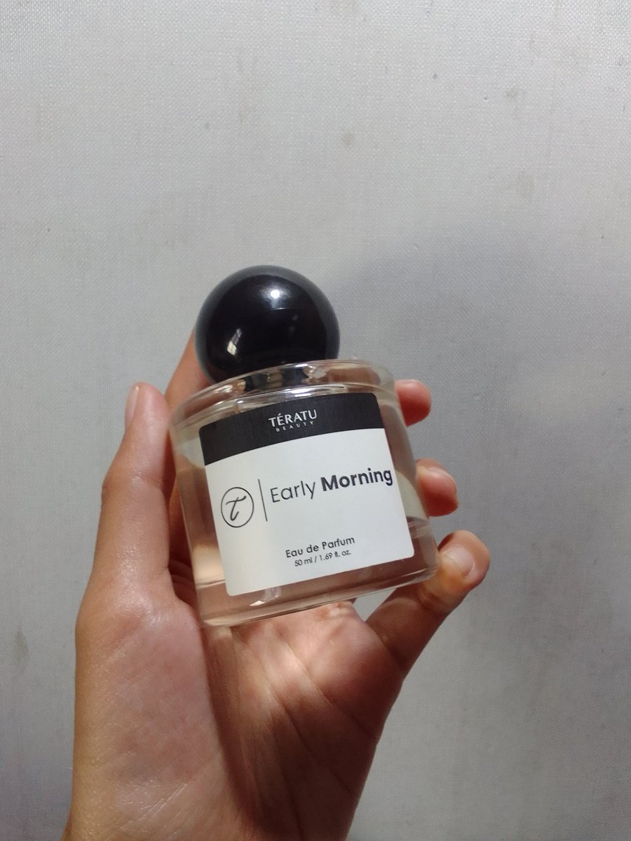 akunhida's tweet photo. HAPPY BANGET SATU WISHLIST UDAH ADA DI TANGAN🎉🎉
wkwkw gapapa dikatain alay soalnya emang udah pengen ini dari lama dan baru kesampean🥲

siap banget setiap hari ditanya
"abis mandi ya? wangi seger banget!" https://t.co/6mjQ0izOtT