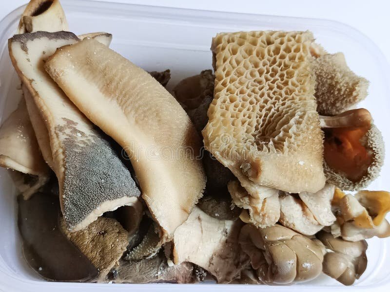 AsaabaCharlotte's tweet photo. When did a kg of offals get to 10,000 ugshs😭😢??? https://t.co/xdULXzNYvC