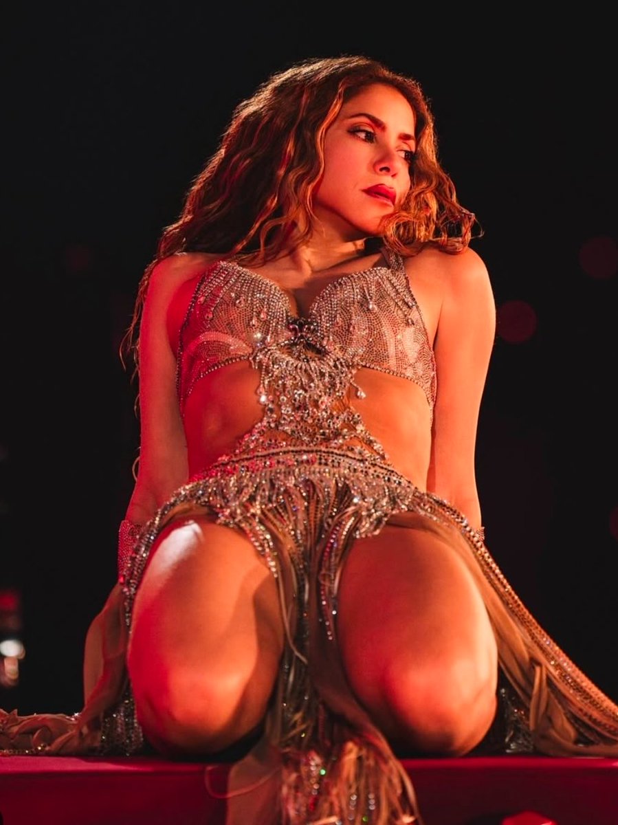 JustShruuThings's tweet photo. Shakira's  Dating History💞

1997 — Osvaldo Ríos 🇵🇷 
1998 — 💔 Separated

2000 — Antonio de la Rúa 🇦🇷 
2010 — 💔 Separated

2011 — Gerard Piqué 🇪🇸 ❤️
2013 — 👶 Milan Piqué Mebarak
2015 — 👶 Sasha Piqué Mebarak
2022 — 💔 Separated 

2024 — Lucien Laviscount  🇬🇧 (Rumoured)
2026 — Lucien Laviscount  🇬🇧