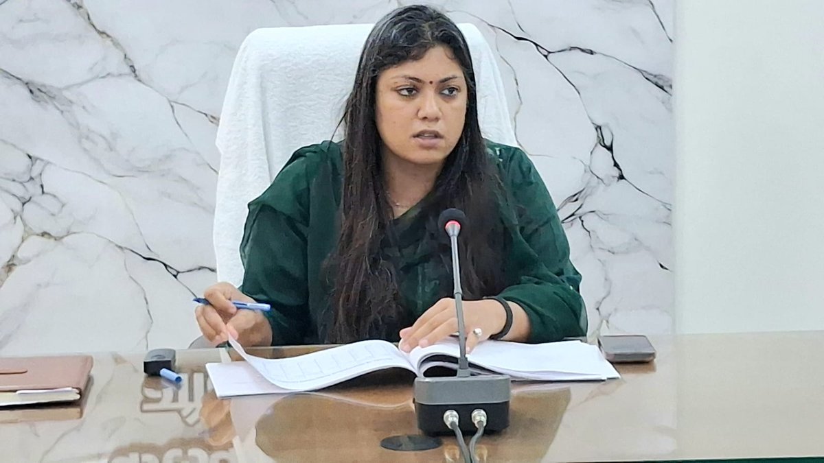 Medha Roopam tweet media