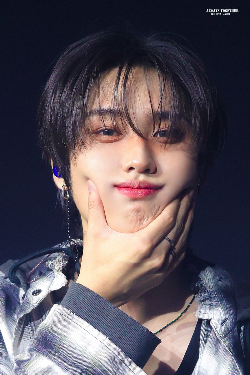 always_0530's tweet photo. 260717  나의 만두૮{˶• ༝ •˶}ა💛
#THEBOYZ #더보이즈 #JACOB #제이콥 https://t.co/V7eSbNUCyV